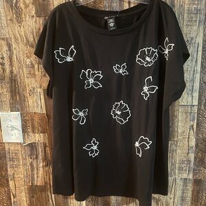 NWT wild kiss women short sleeve blouse with embroidery design size 2X